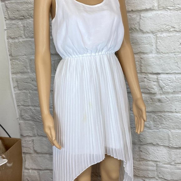 CHARLOTTE RUSSE Dress Misses Small White Flowy Sleeveless Pleated Sheer Overlay - Picture 1 of 11